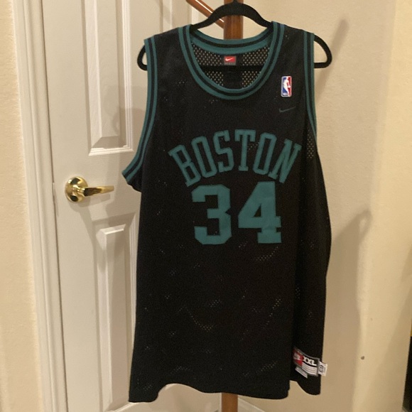 Boston Celtics Paul Pierce Nike swingman “throwback” jersey.